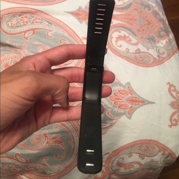 Fit bit charge - Picture 4 of 4